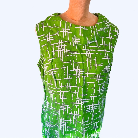 Vintage printed shift dress. 1960s, lime green. - Picture 8 of 8